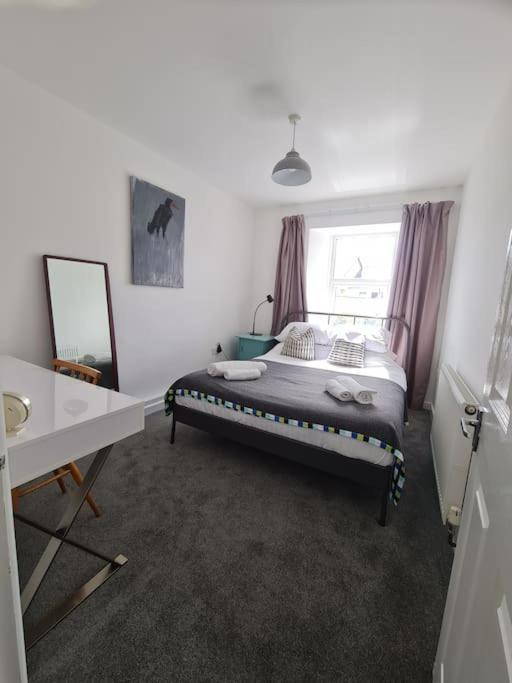 Beautiful And Bright !! Town/Harbour Apartment #2 Penzance Bagian luar foto